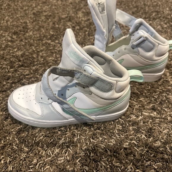 Nike Kids High-Top Sneakers - White and Mint - Picture 5 of 8